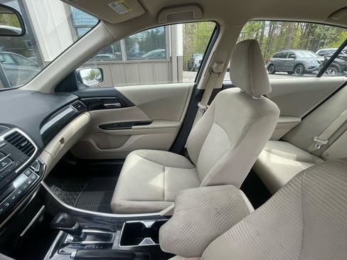 Used 2017 Honda Accord LX image 14