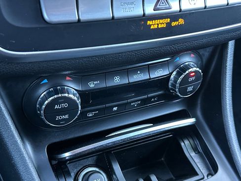 Used 2020 Mercedes-Benz GLA 250 image 29