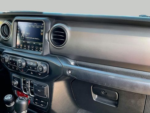 Used 2021 Jeep Gladiator Sport AWD/4WD image 17