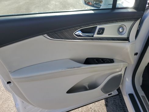 Used 2019 Lincoln Nautilus Black Label image 10