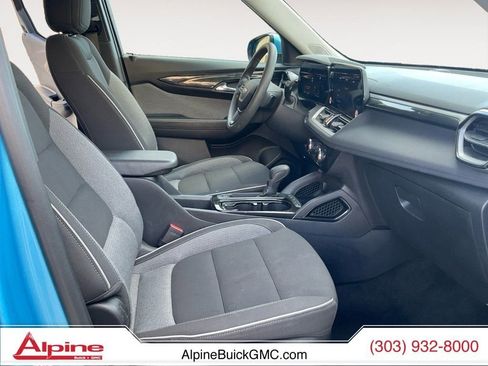 Used 2025 Chevrolet TrailBlazer LT AWD/4WD image 15