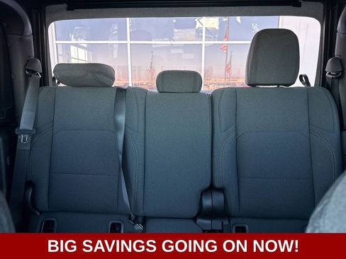 New 2025 Jeep Gladiator Sport image 35