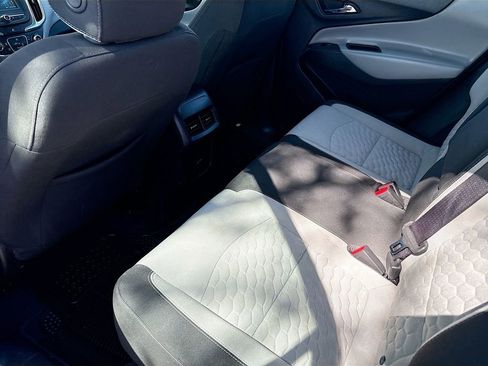 Used 2018 Chevrolet Equinox LS AWD/4WD image 22