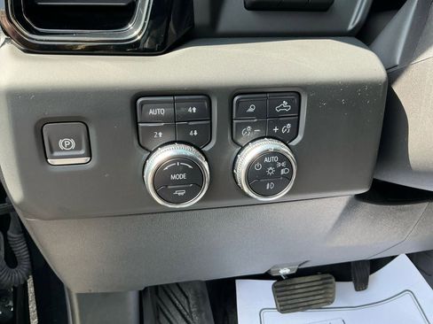 Used 2024 GMC Sierra 1500 AT4 w/ Technology Package image 17