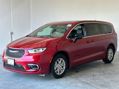 New 2025 Chrysler Pacifica Select