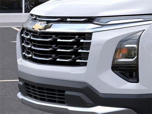 New 2025 Chevrolet Equinox LT w/ Safety and Technology Package image 14