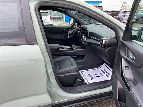 Used 2025 Chevrolet Equinox LT w/ Convenience Package II AWD/4WD image 10