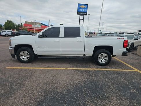 Used 2018 Chevrolet Silverado 1500 LT w/ Trailering Package AWD/4WD image 9