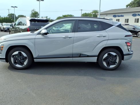 Certified 2024 Hyundai Kona Limited FWD image 9