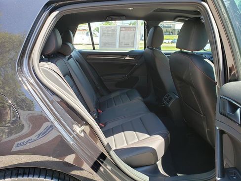 Used 2017 Volkswagen GTI Autobahn FWD image 17