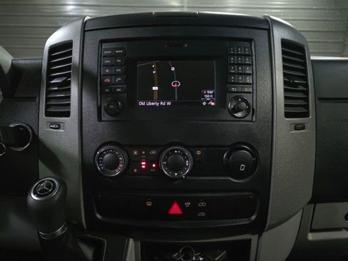 Used 2017 Mercedes-Benz Sprinter 2500 image 23