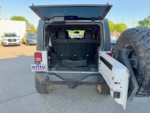 Used 2016 Jeep Wrangler Unlimited Sport w/ Quick Order Package 24S AWD/4WD image 12