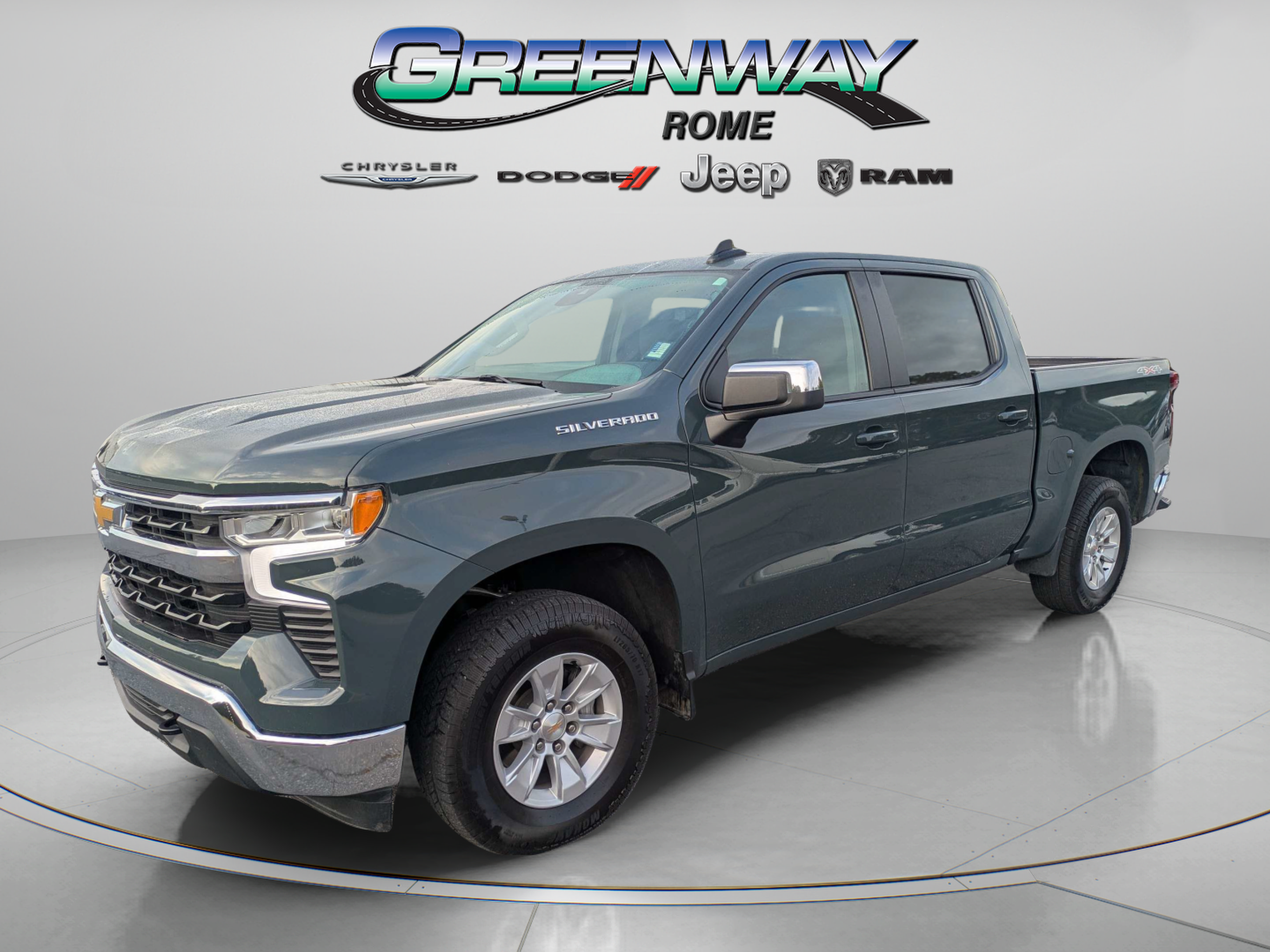 Used 2025 Chevrolet Silverado 1500 LT AWD/4WD image 4