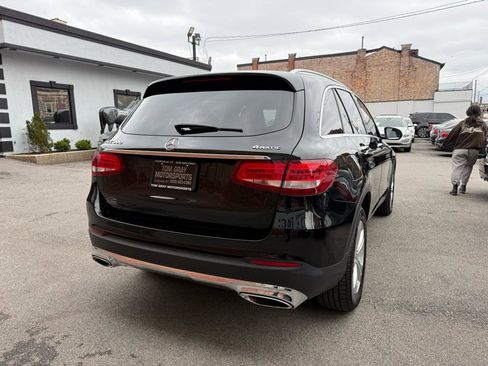 Used 2018 Mercedes-Benz GLC 300 4MATIC image 3