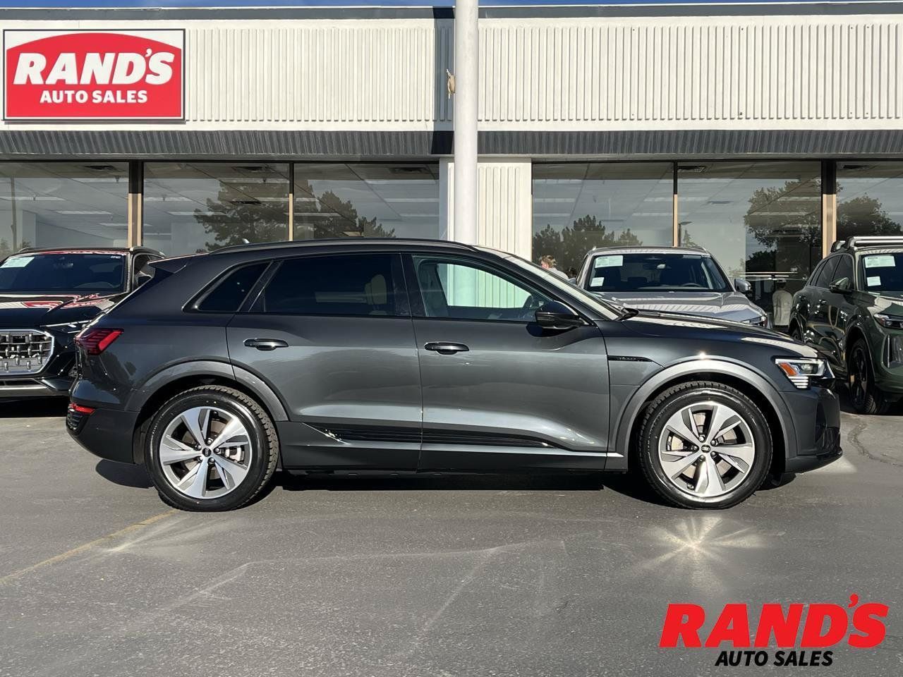 Used 2024 Audi Q8 e-tron Premium AWD/4WD image 1