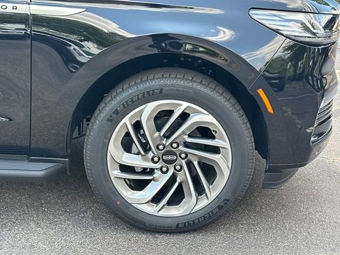 New 2026 Lincoln Navigator Premiere AWD/4WD image 13