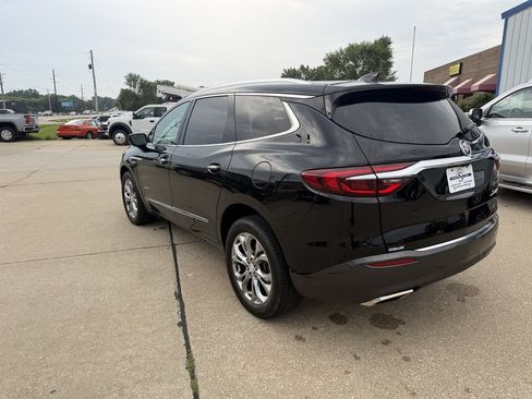 Used 2019 Buick Enclave Avenir w/ Avenir Technology Package AWD/4WD image 7