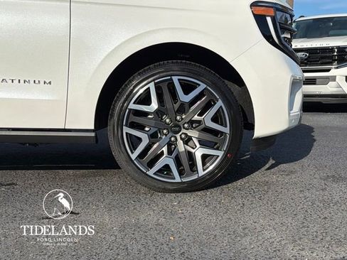 New 2026 Ford Expedition Platinum image 31