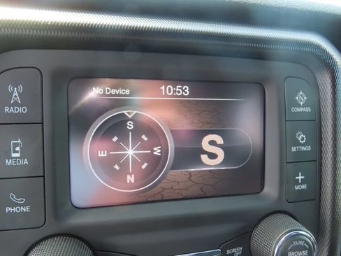 Used 2021 Jeep Gladiator Sport AWD/4WD image 27