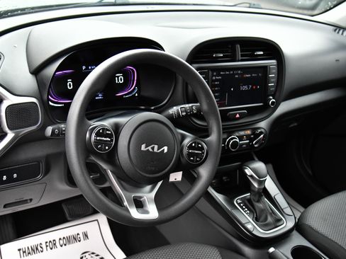 Used 2024 Kia Soul LX w/ Option Group 015 image 14