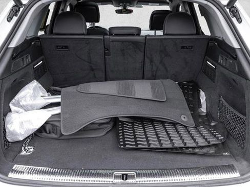 Used 2023 Audi Q5 e Premium Plus w/ Premium Plus Package image 23