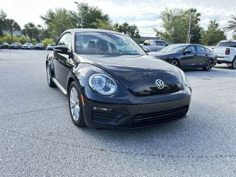 Used 2018 Volkswagen Beetle 2.0T S FWD image 8