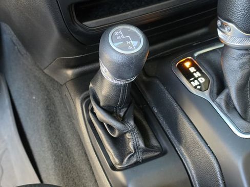 Used 2022 Jeep Wrangler Unlimited Sport AWD/4WD image 26