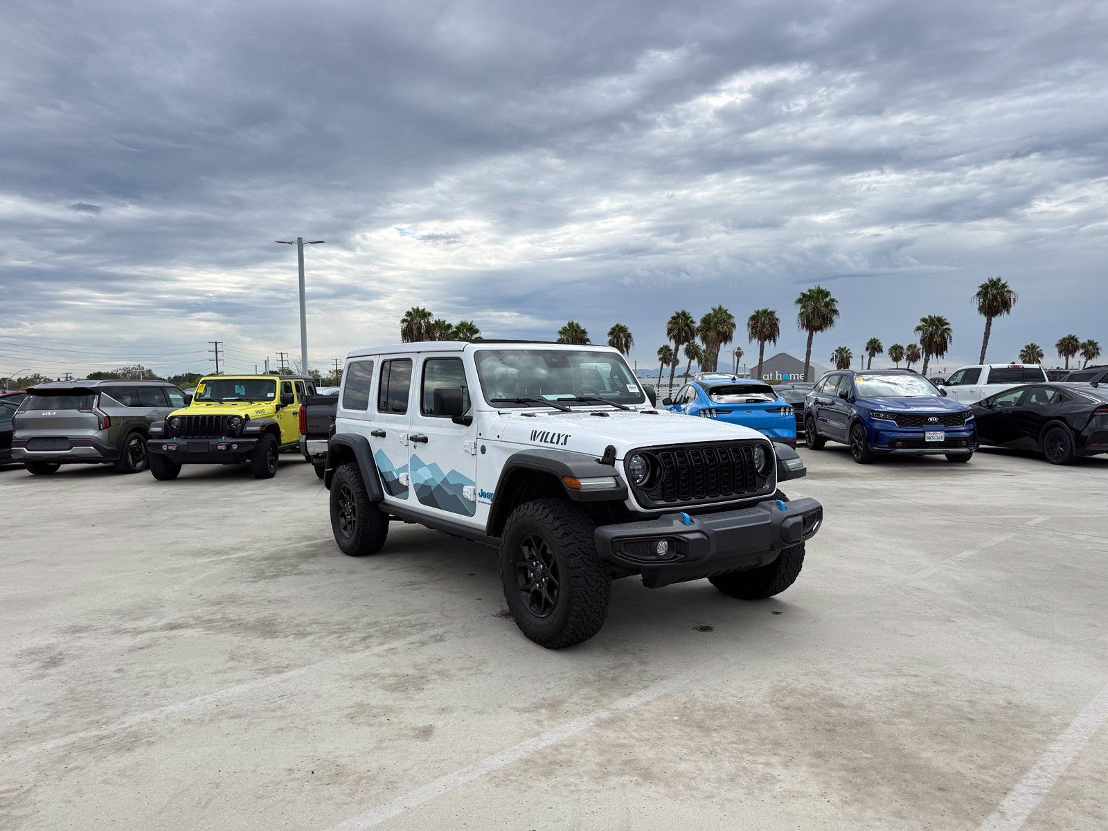 Used 2024 Jeep Wrangler Unlimited AWD/4WD image 4