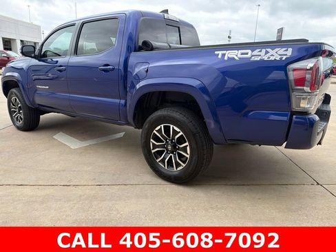Used 2022 Toyota Tacoma TRD Sport AWD/4WD image 4