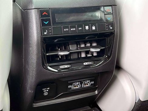 Certified 2023 Jeep Grand Cherokee L Overland w/ Luxury Tech Group IV AWD/4WD image 14