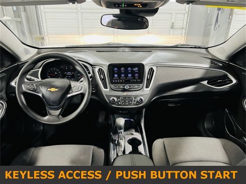 Used 2024 Chevrolet Malibu LT image 4