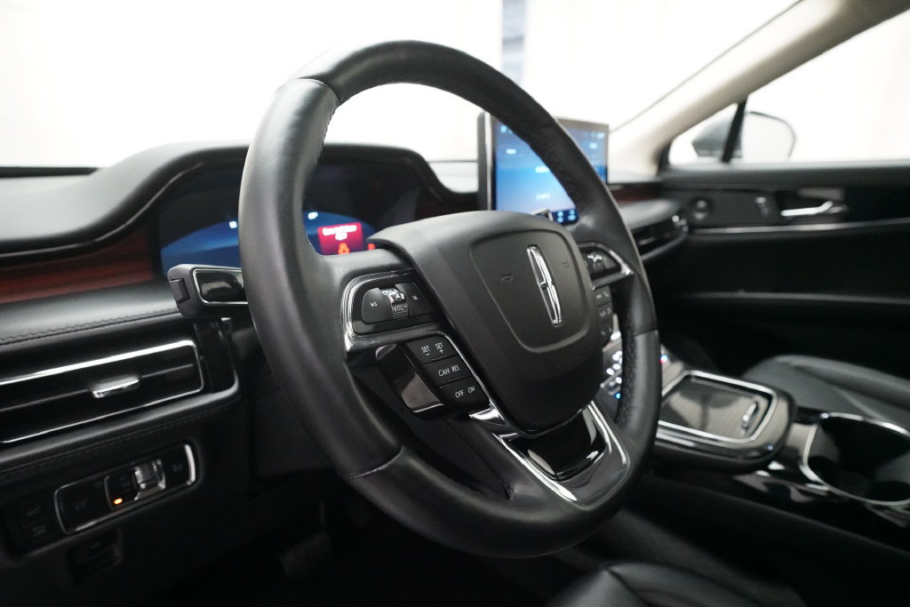 Used 2023 Lincoln Nautilus Reserve w/ Luxury Package AWD/4WD image 8