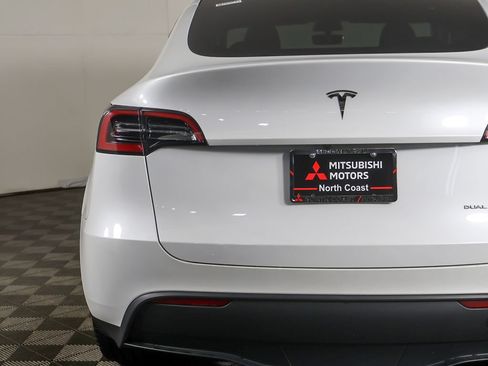 Used 2023 Tesla Model Y AWD image 16
