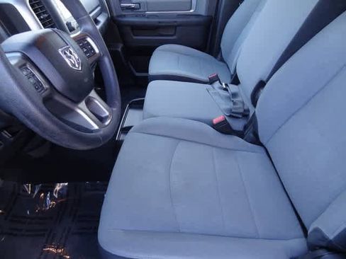 Used 2022 RAM 1500 Classic SLT image 6