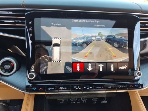 Used 2024 Jeep Grand Wagoneer L Series III w/ Rear Seat Video Group 1 AWD/4WD image 37