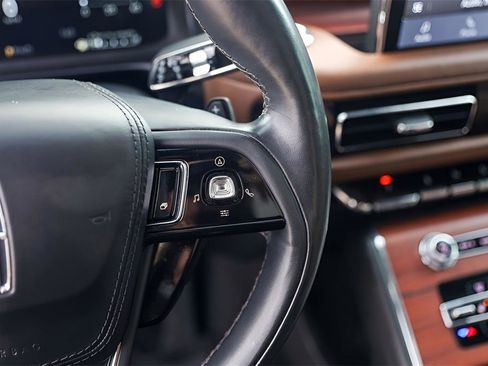 Used 2022 Lincoln Aviator Reserve w/ Equipment Group 201A image 12