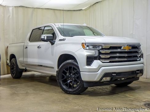 Used 2024 Chevrolet Silverado 1500 High Country w/ High Country Premium Package AWD/4WD image 2