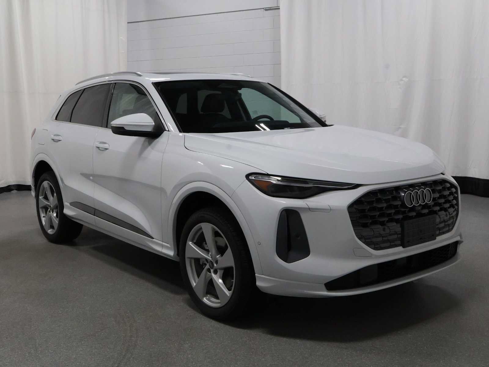 New 2026 Audi Q5 Premium AWD/4WD image 13