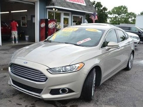 Used 2016 Ford Fusion Titanium FWD image 2
