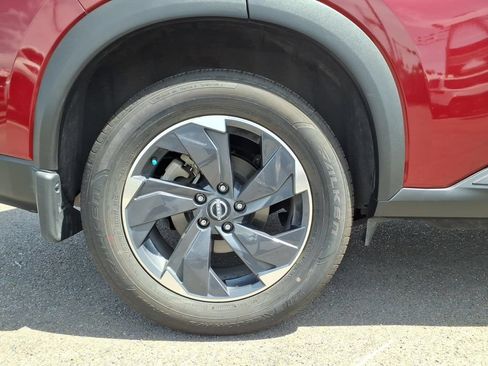 Used 2024 Nissan Rogue SV FWD image 19