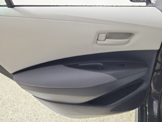 Used 2025 Toyota Corolla LE w/ Convenience Package FWD image 13