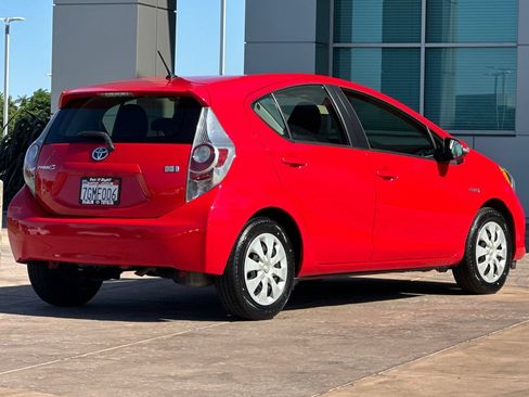 Used 2014 Toyota Prius C Two FWD image 4