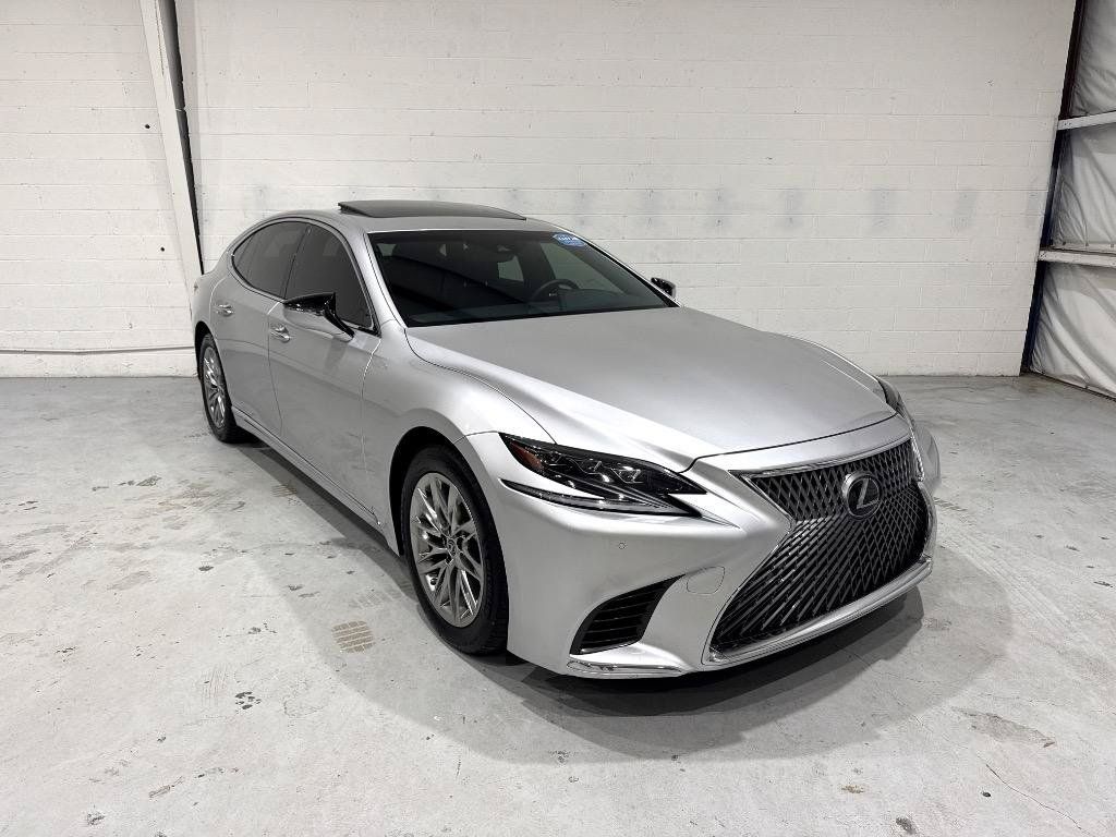 Used 2018 Lexus LS 500 w/ Accessory Package (Z1) RWD image 2