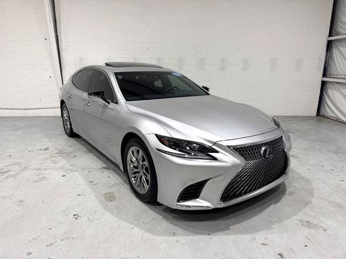 Used 2018 Lexus LS 500 w/ Accessory Package (Z1) RWD image 2