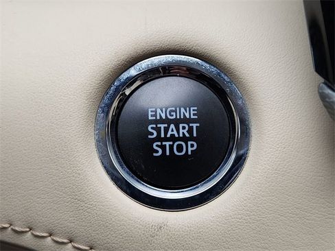 Used 2022 Toyota Highlander Platinum image 17