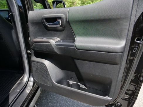 Used 2022 Toyota Tacoma TRD Sport image 36