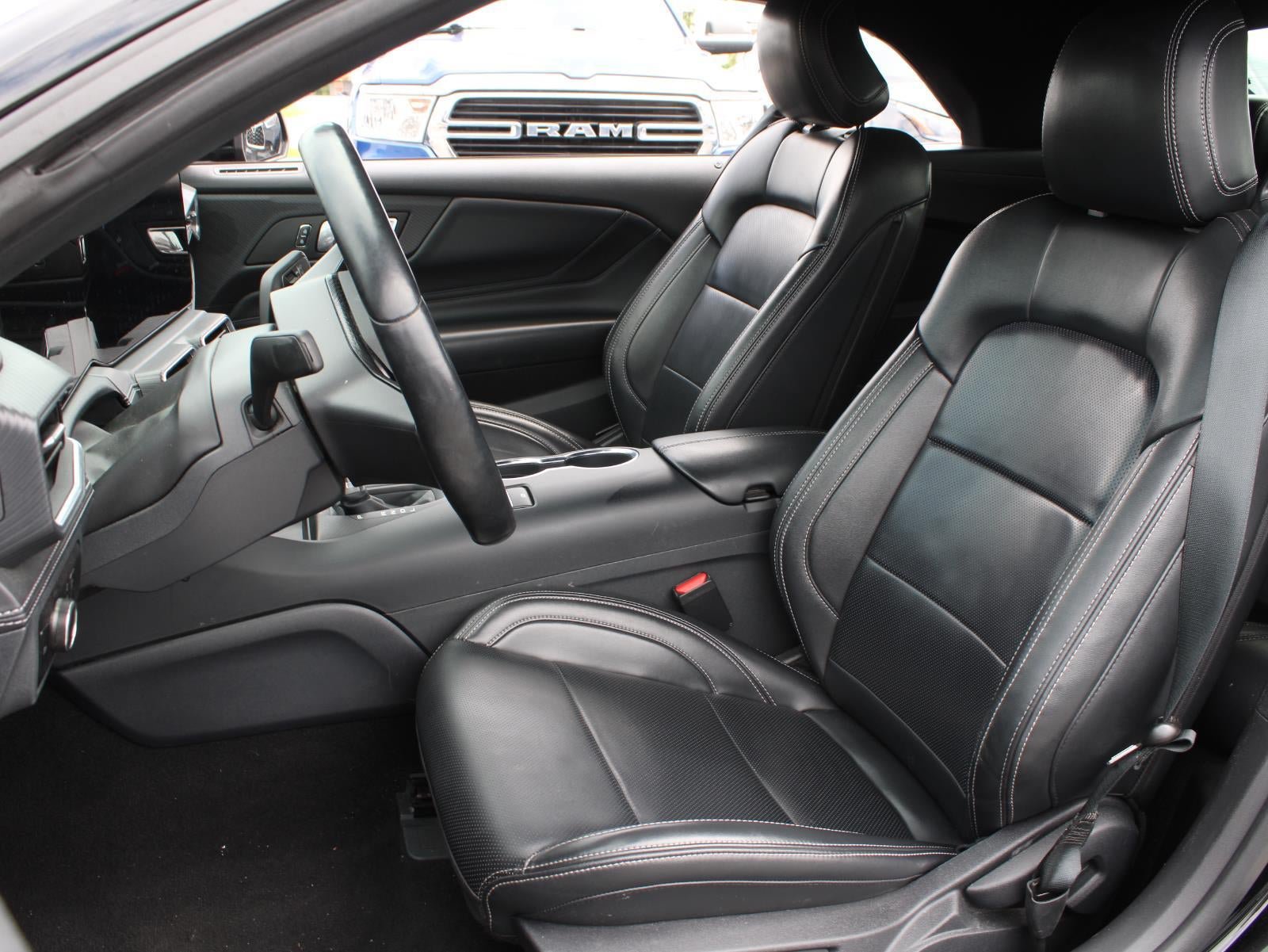 Used 2025 Ford Mustang Convertible RWD image 20