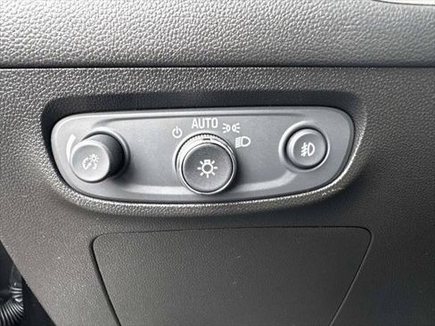 Used 2021 Buick Encore GX Preferred w/ Sport Touring Package FWD image 18