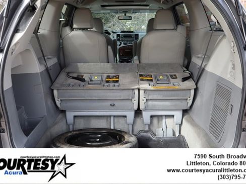 Used 2011 Toyota Sienna XLE w/ Entertainment Pkg AWD/4WD image 25