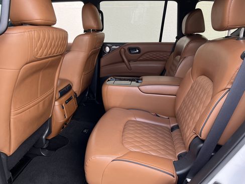 Certified 2024 INFINITI QX80 Sensory w/ Cargo Package AWD/4WD image 17